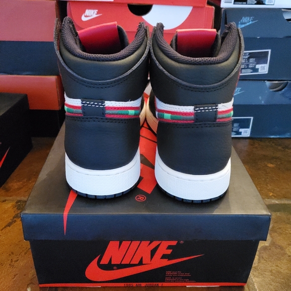 Air Jordan 1 High OG Sport Illustrated A Star Is Born. GS Size 5 - Picture 5 of 11